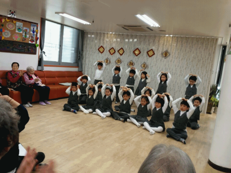 【데이케어】크리스마스 맞이 바다의 별 유치원 축하공연 이미지
